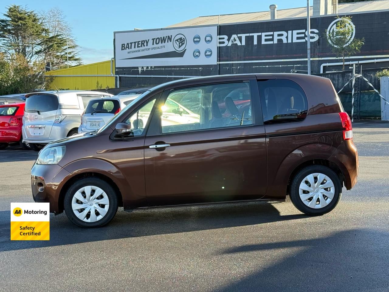 Vehicle image 3