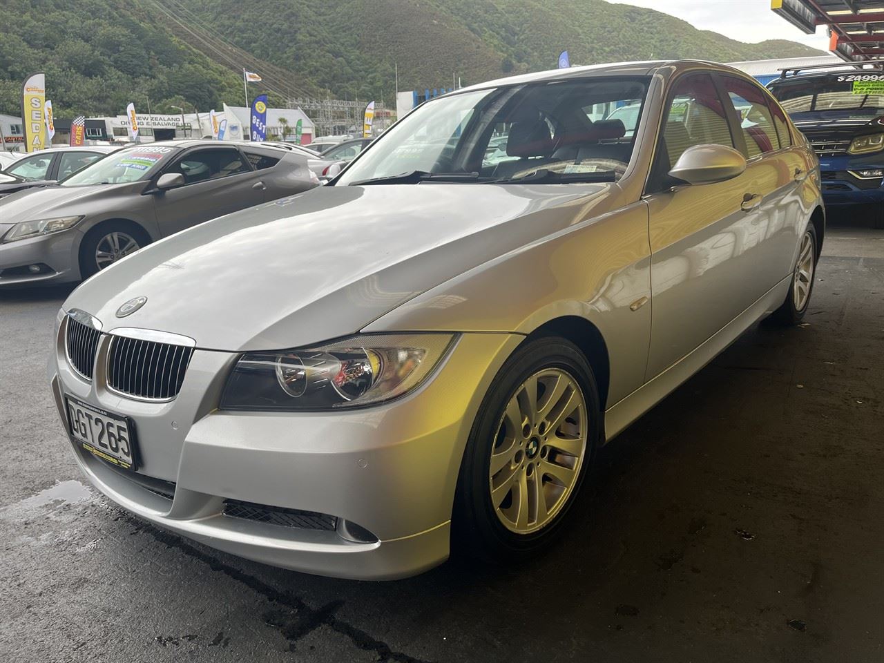 Vehicle image 3