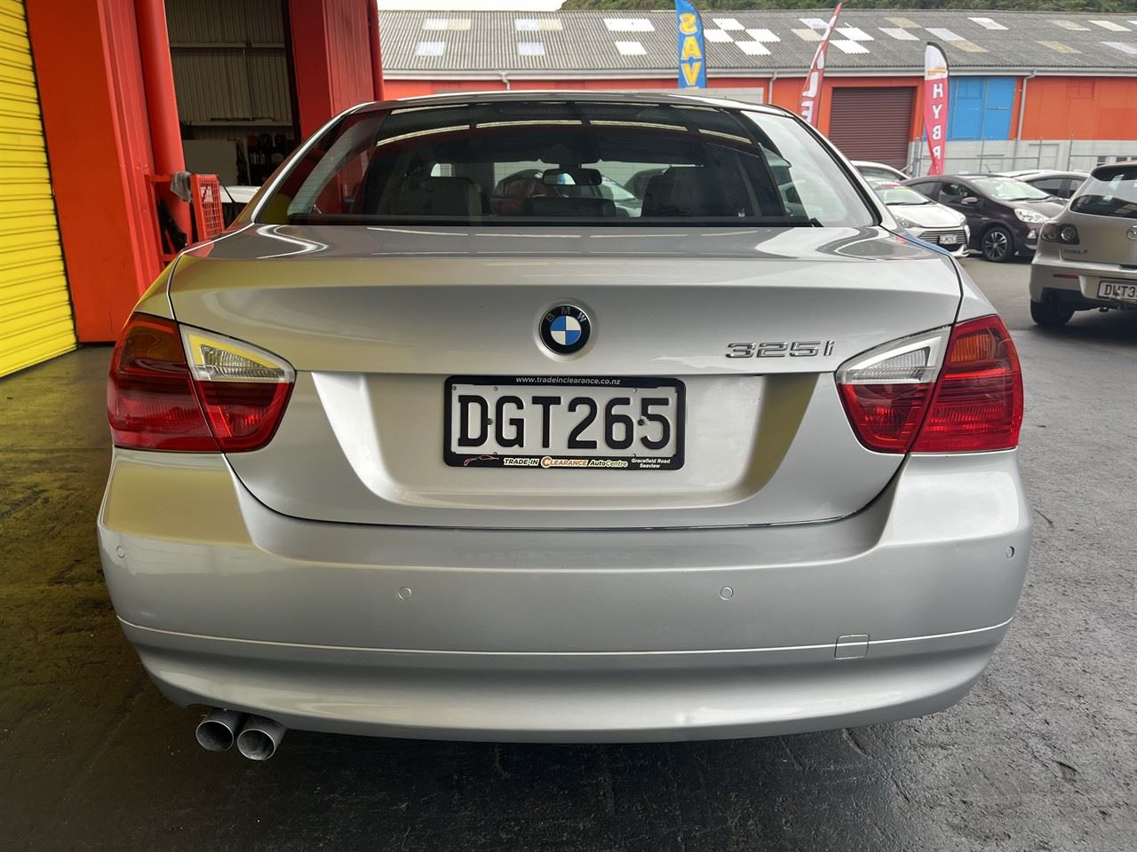 Vehicle image 5