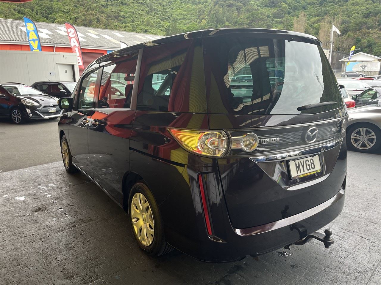 Vehicle image 4
