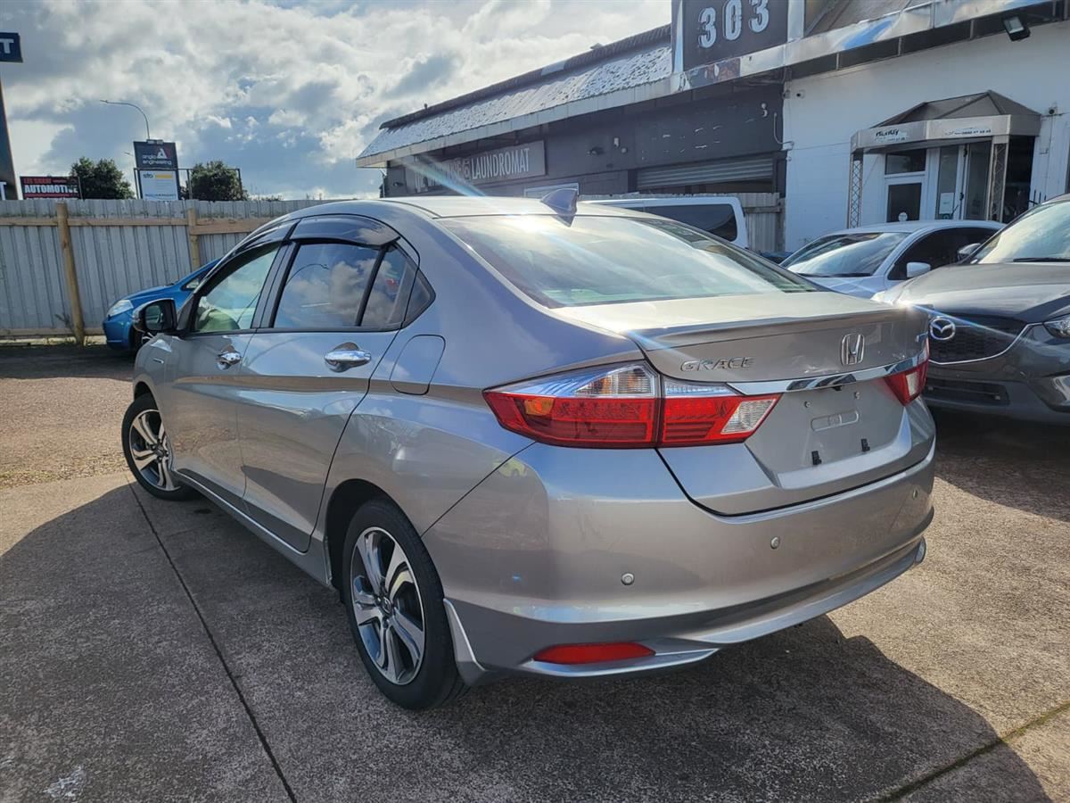 Vehicle image 4