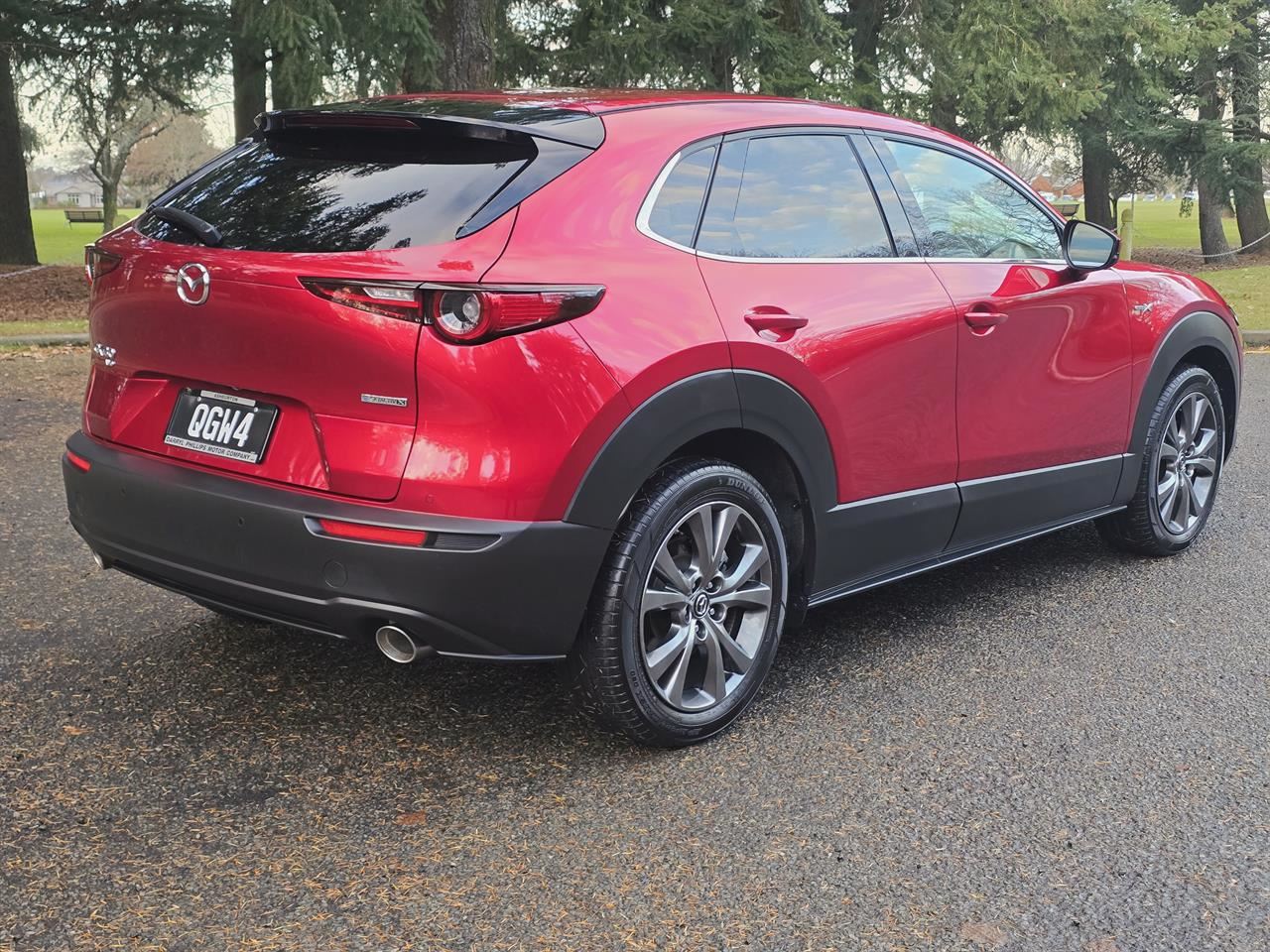 Vehicle image 5
