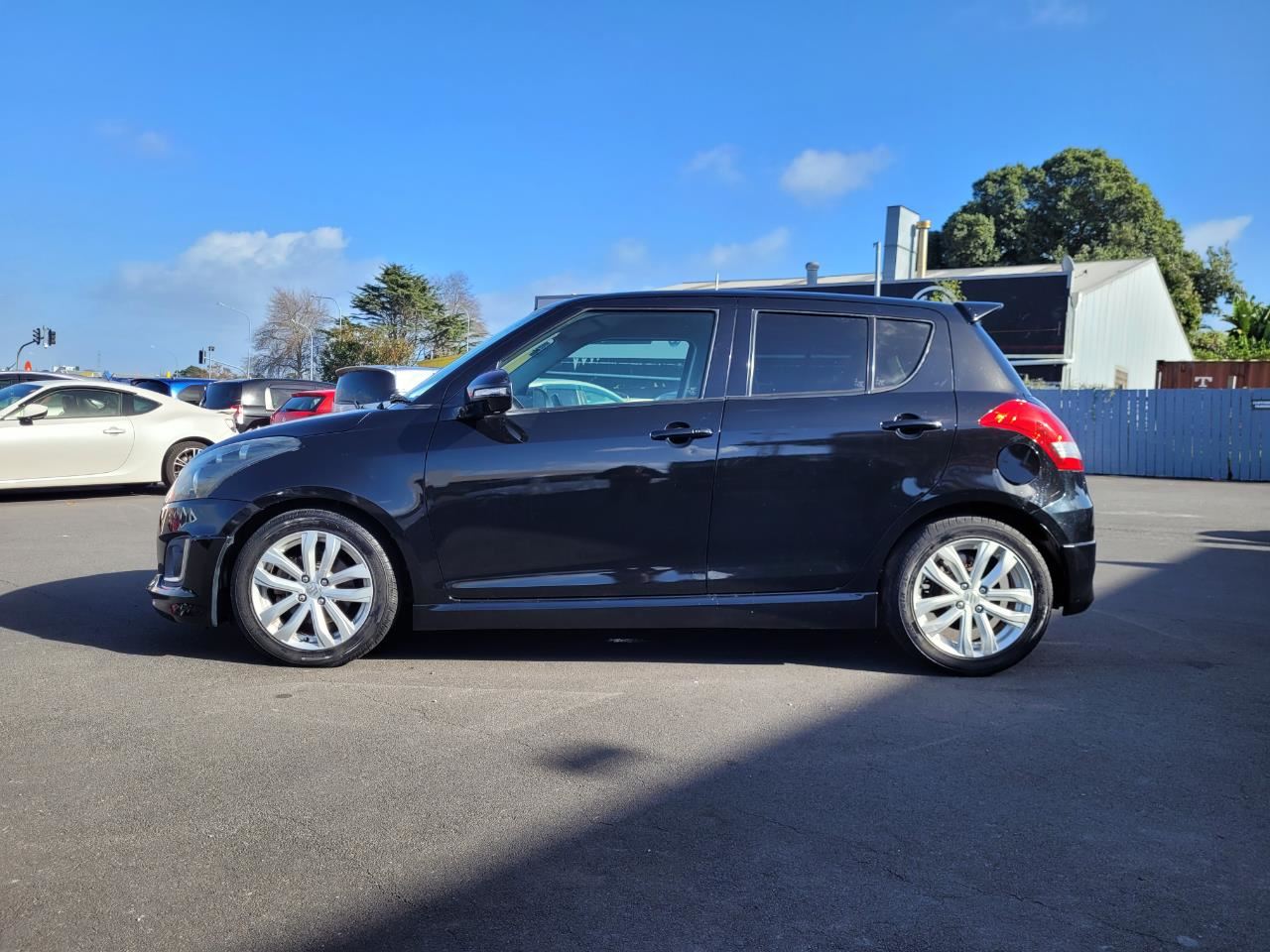 Vehicle image 5