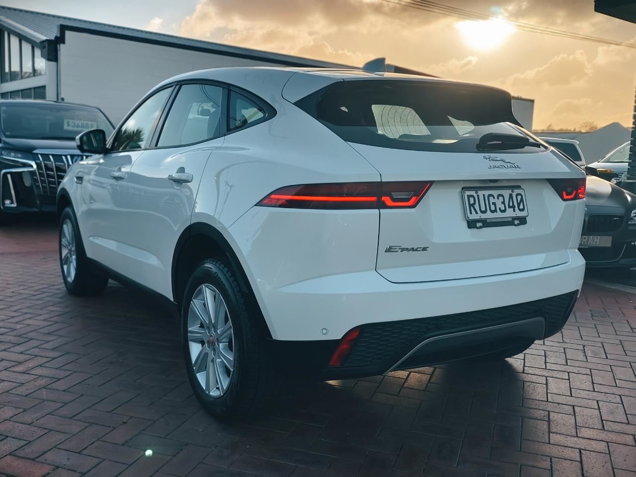 Vehicle image 5