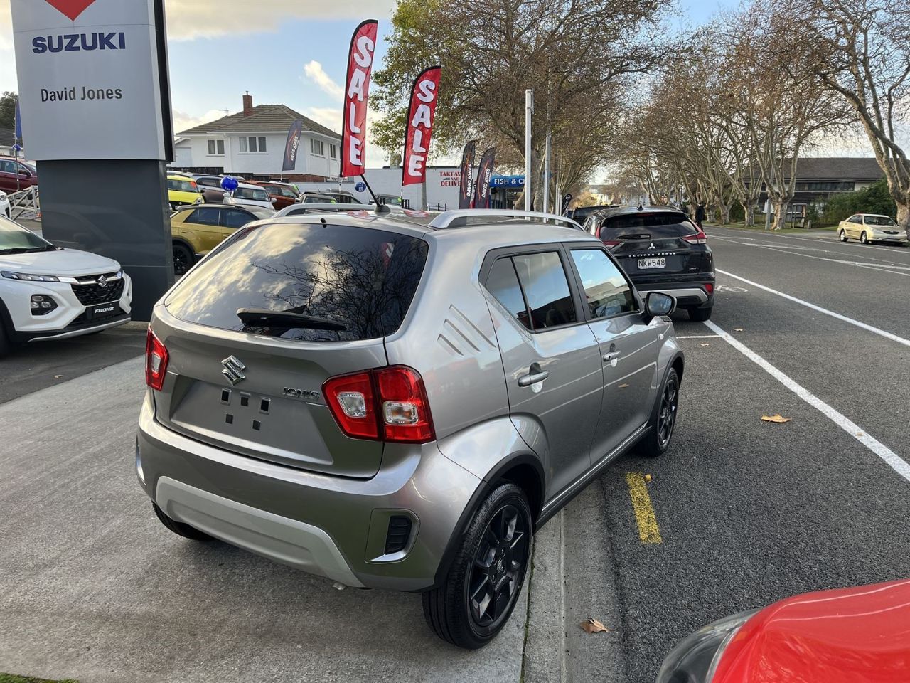 Vehicle image 5