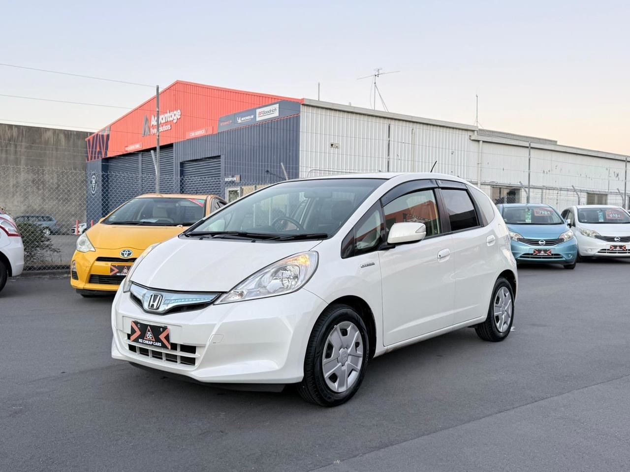 Vehicle image 3