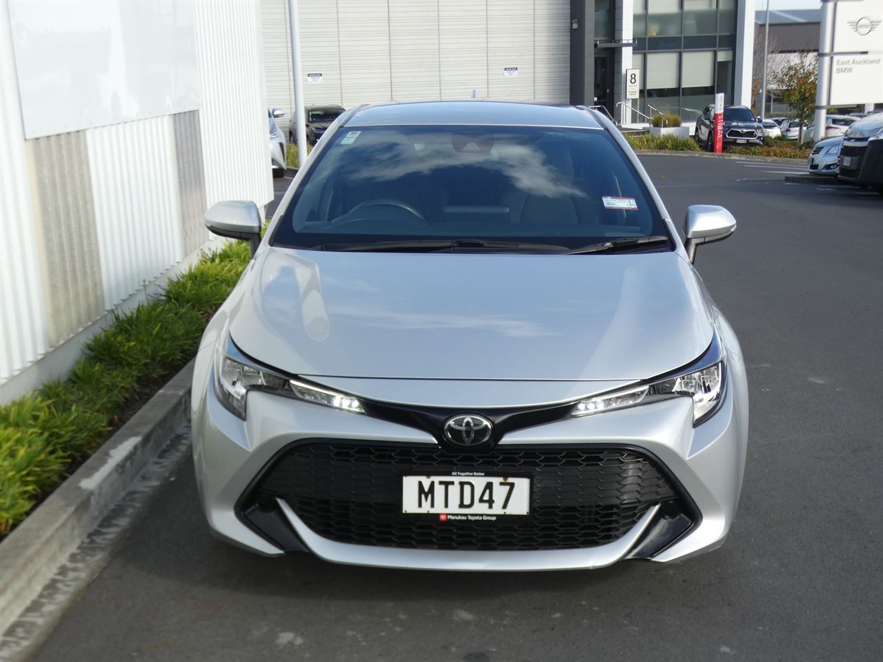 Vehicle image 3