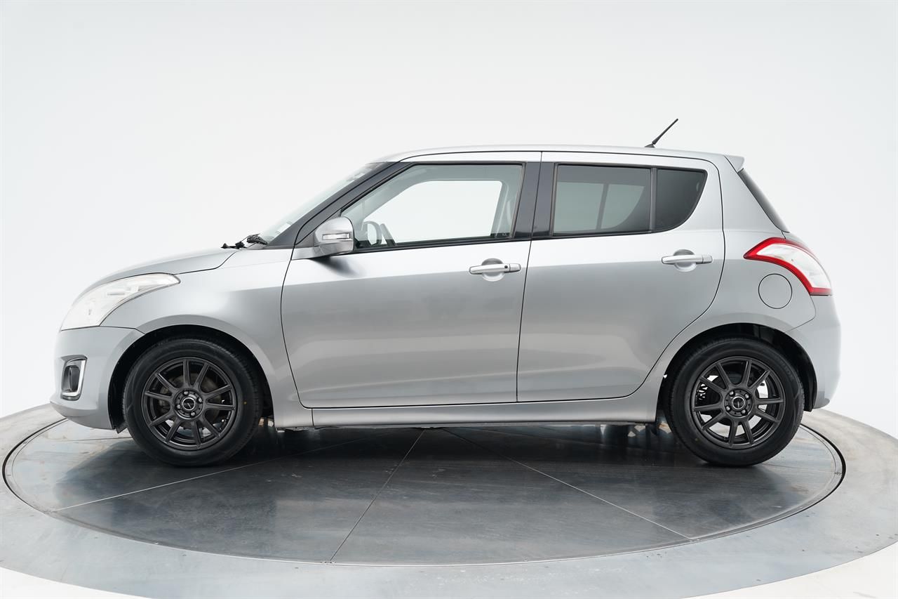 Vehicle image 4