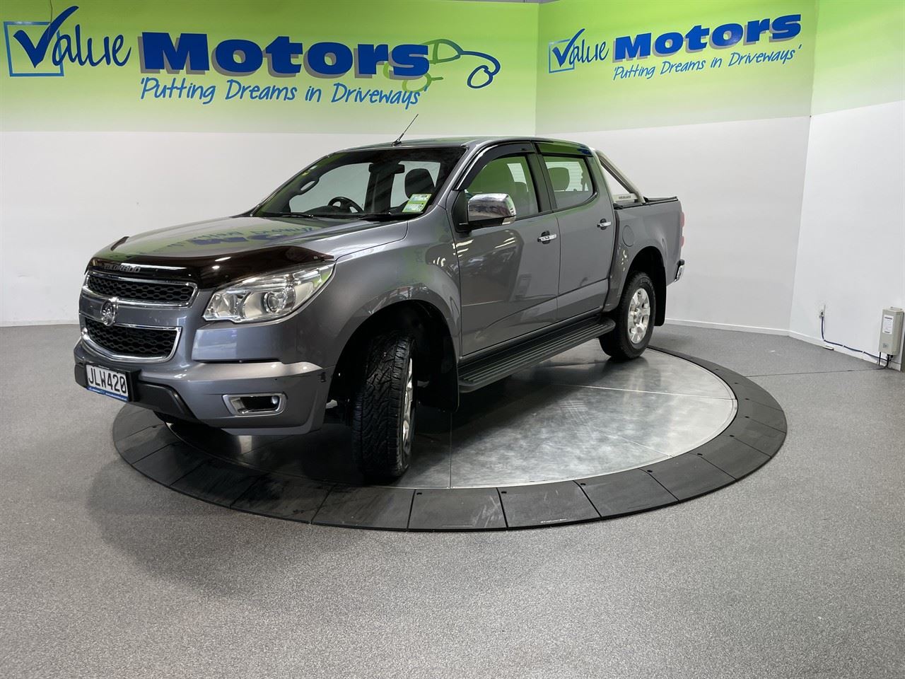 Vehicle image 3