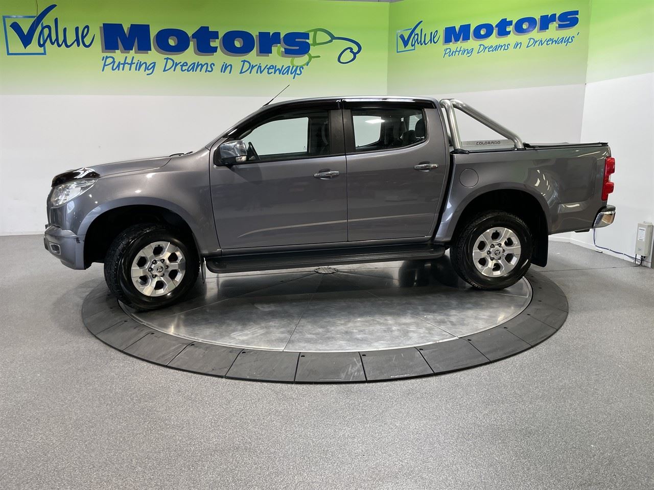 Vehicle image 4