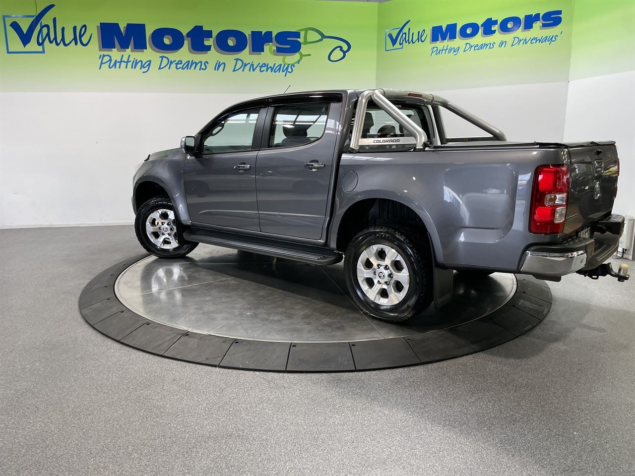 Vehicle image 5