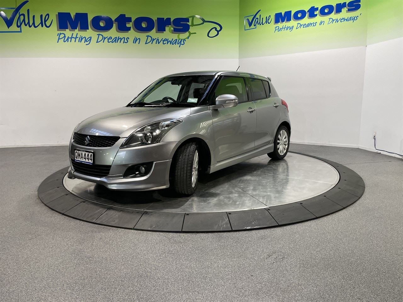 Vehicle image 3
