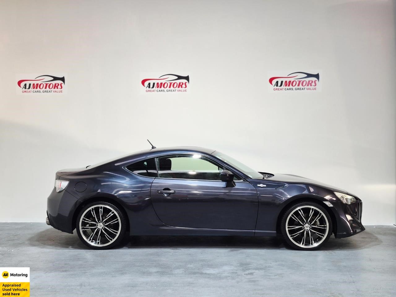 Vehicle image 3