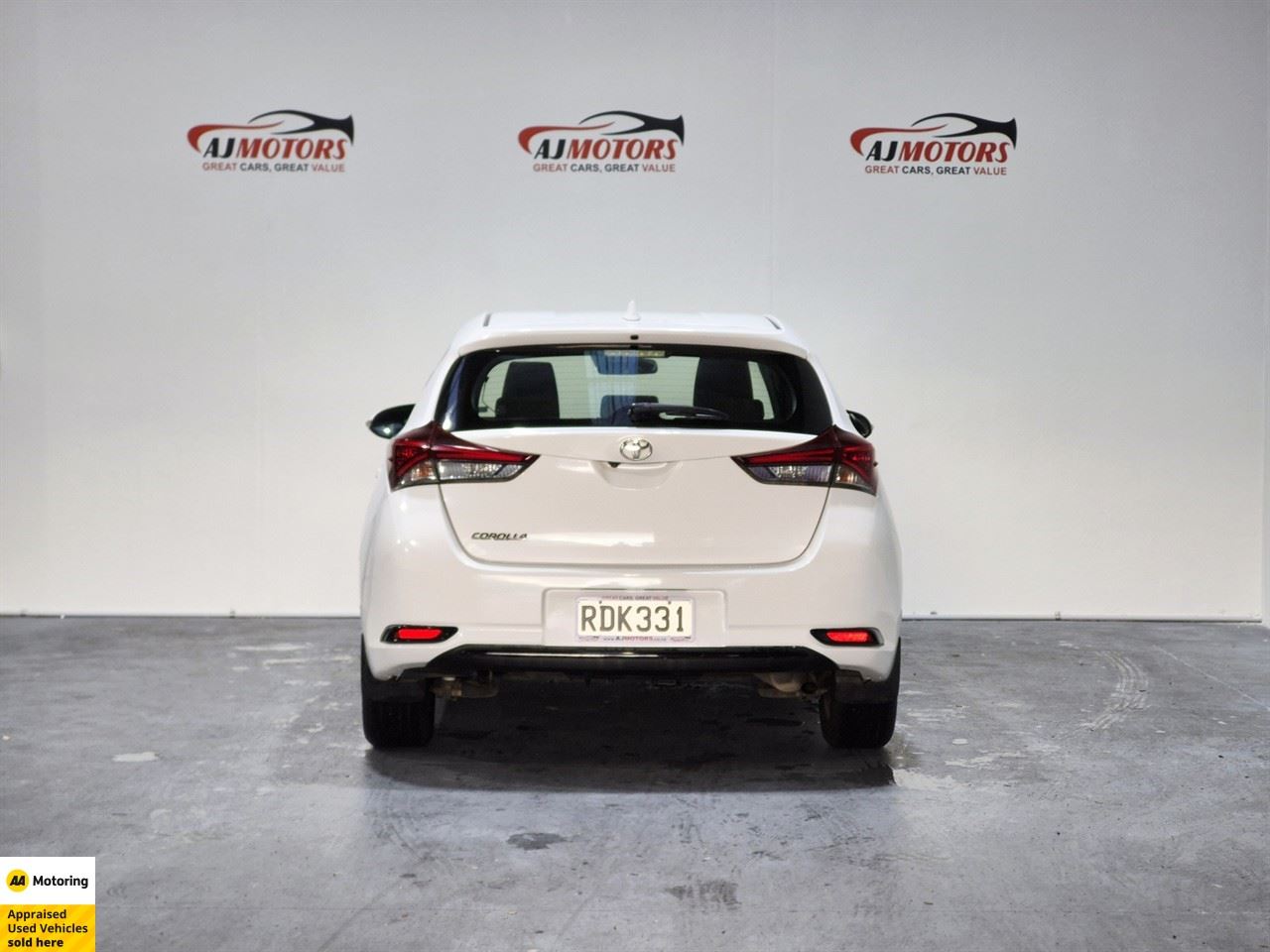 Vehicle image 5