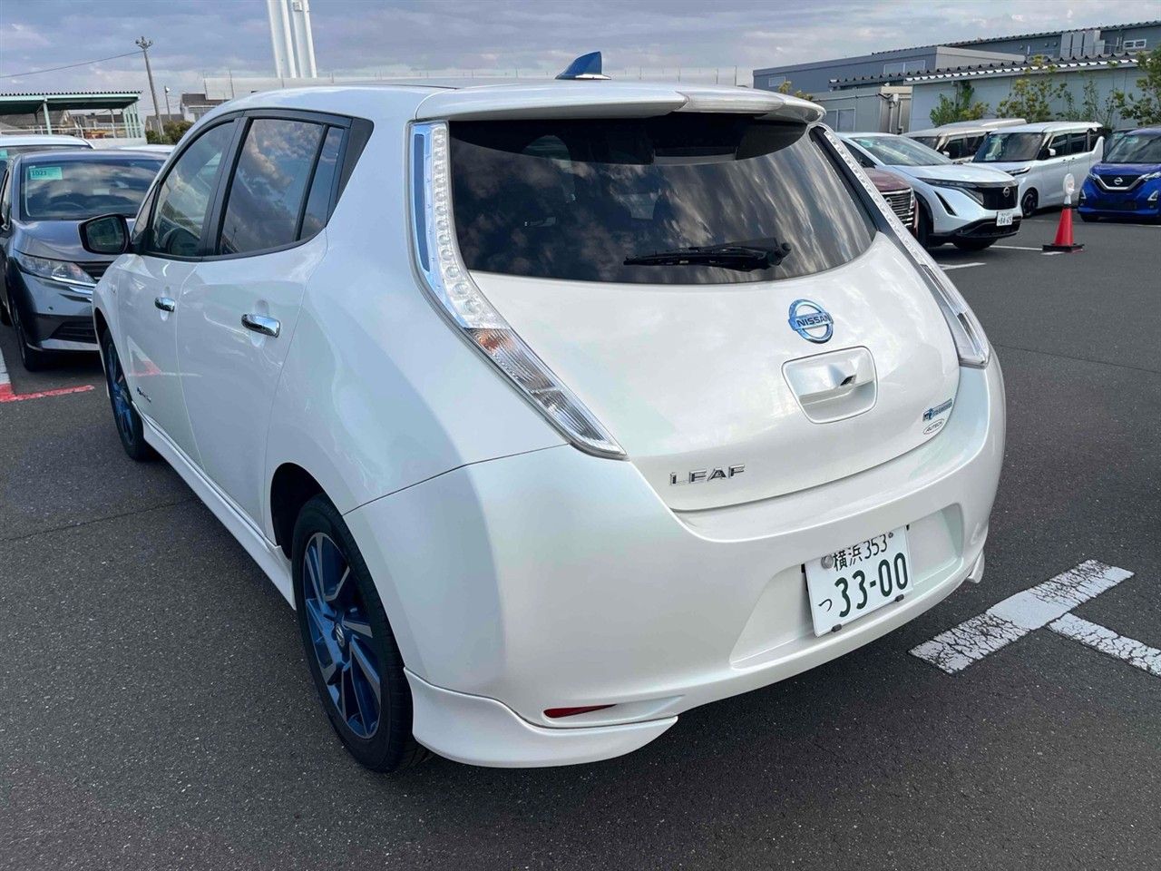 Vehicle image 3