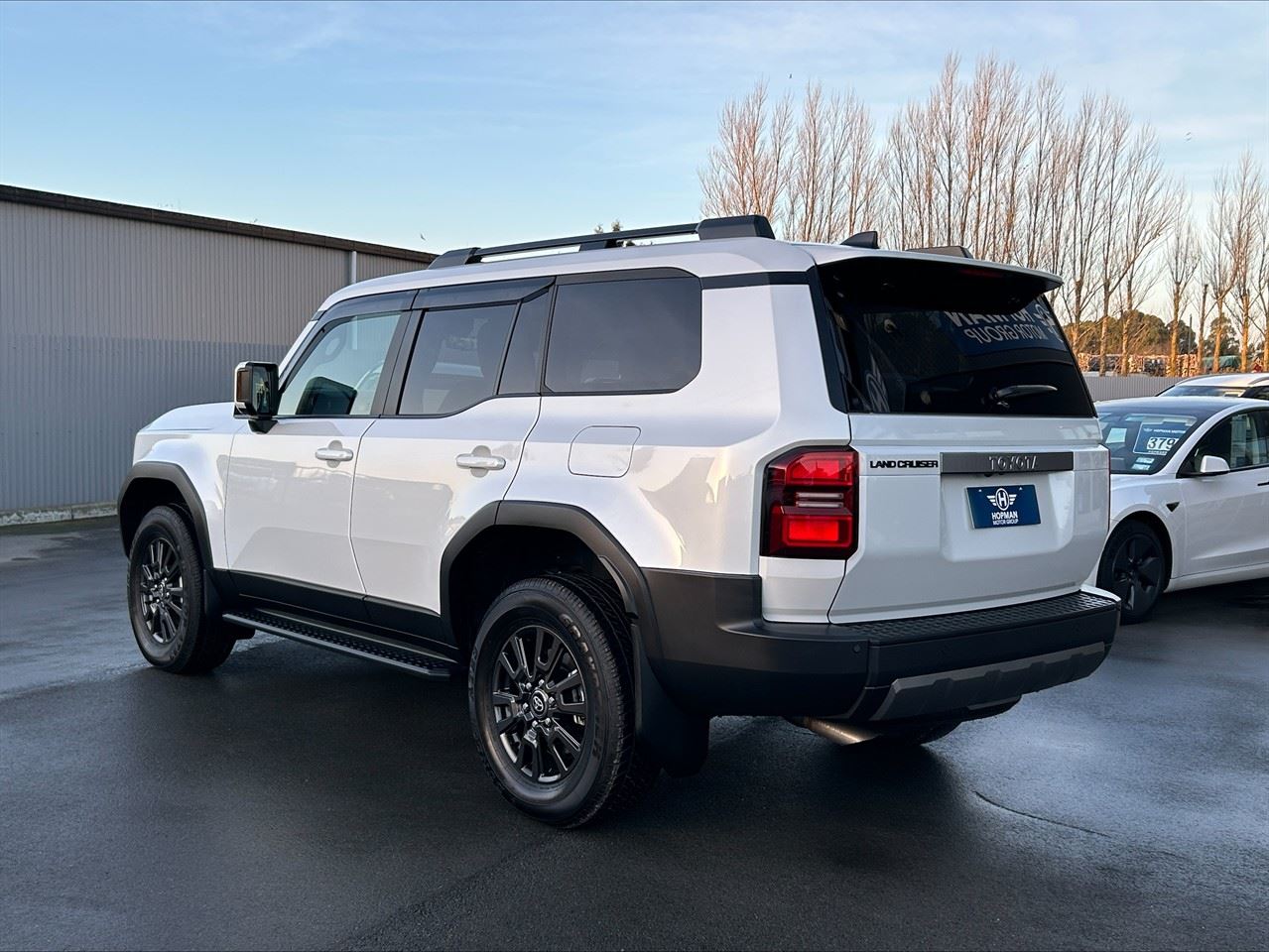 Vehicle image 4