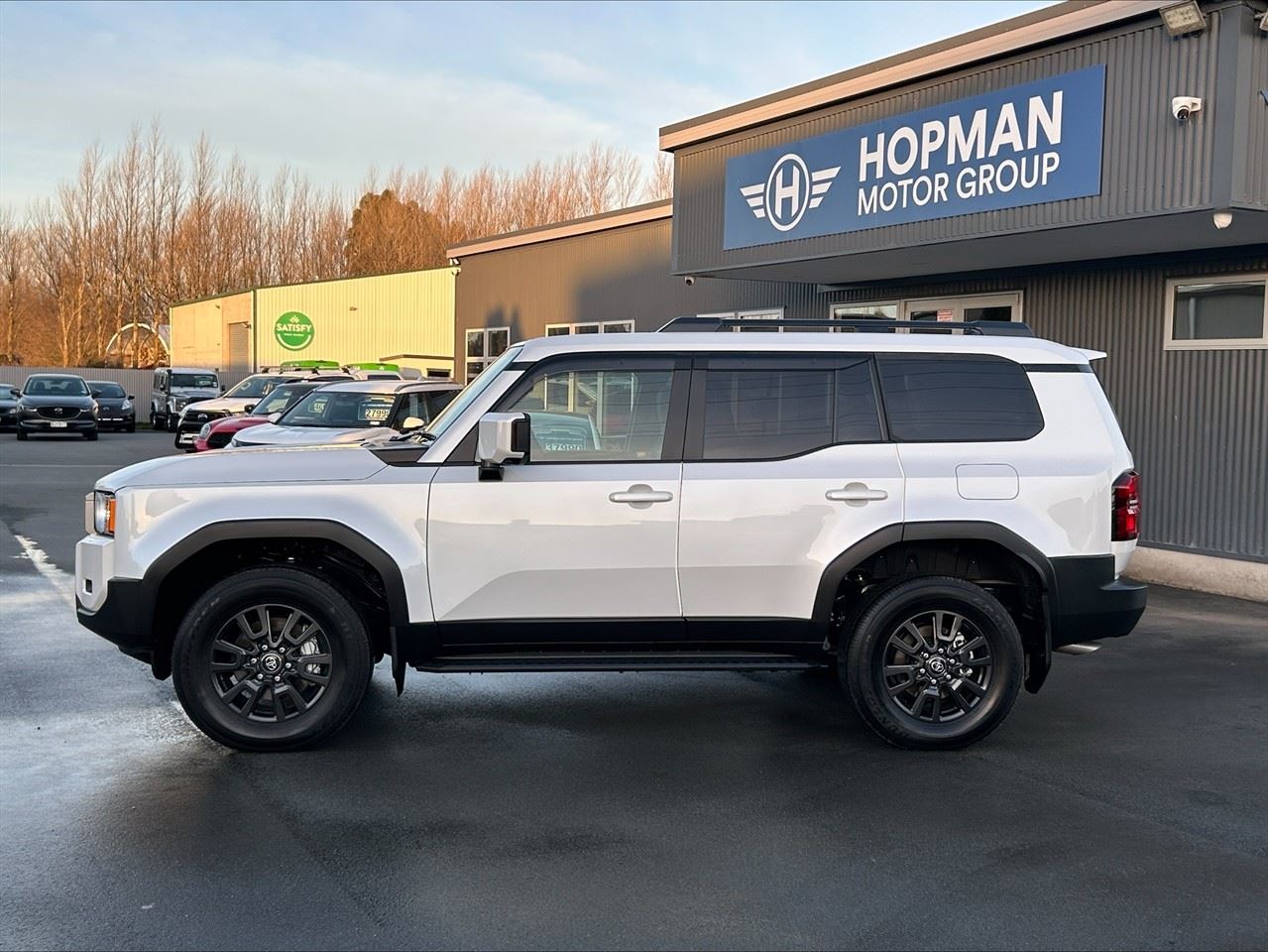 Vehicle image 5