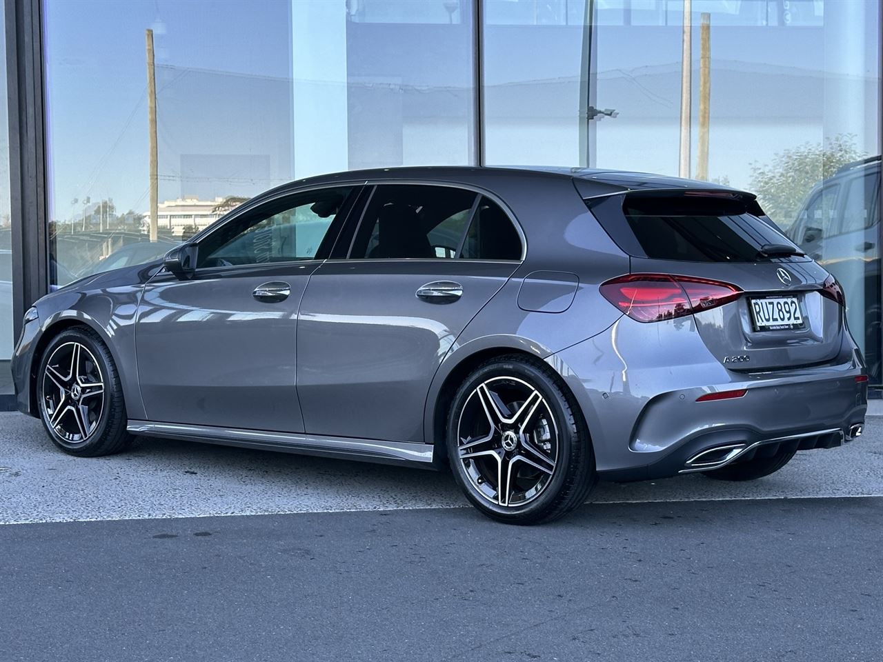 Vehicle image 5