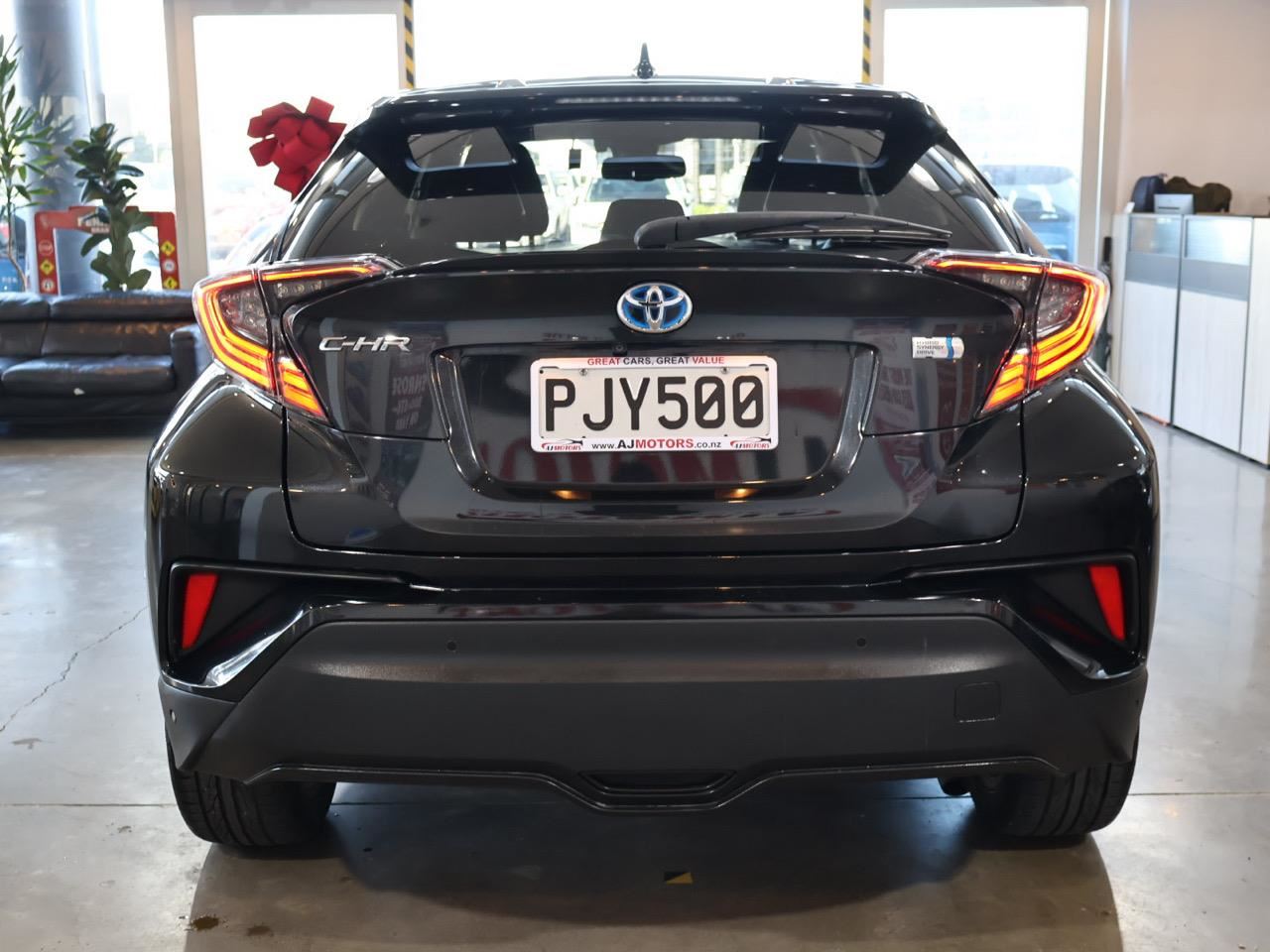 Vehicle image 5