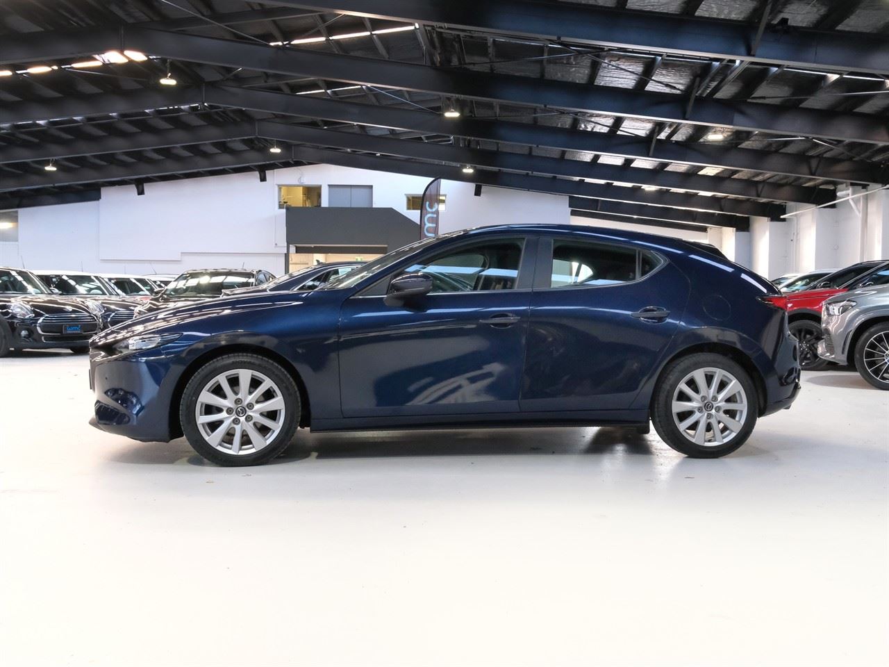 Vehicle image 5