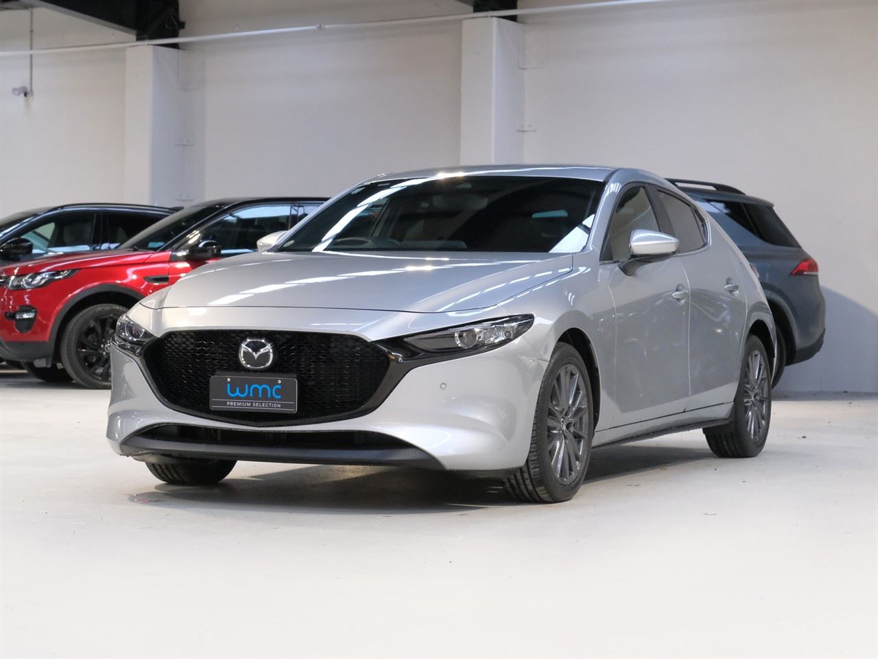 Vehicle image 4