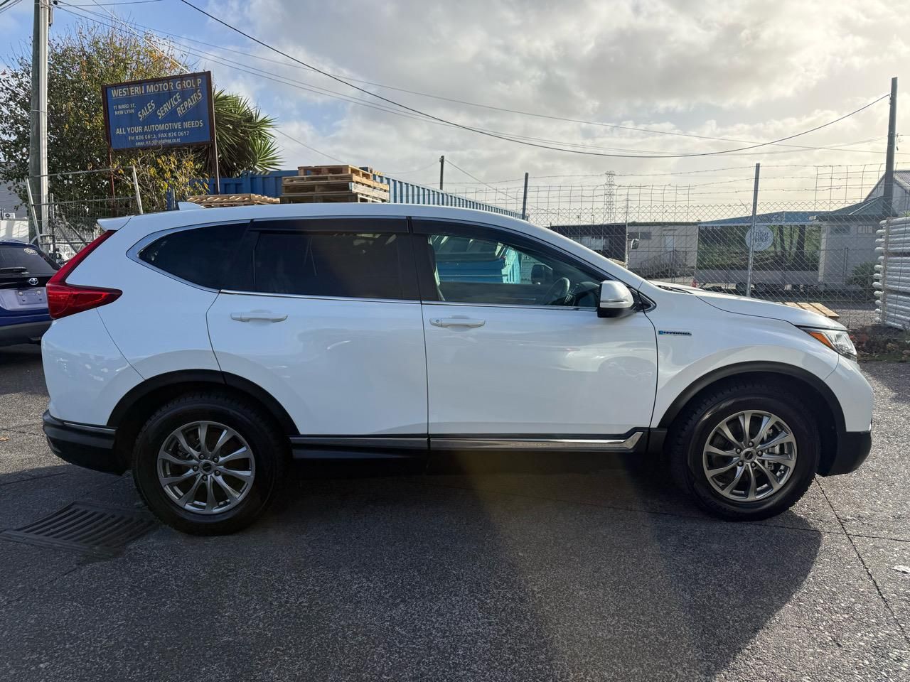 Vehicle image 4