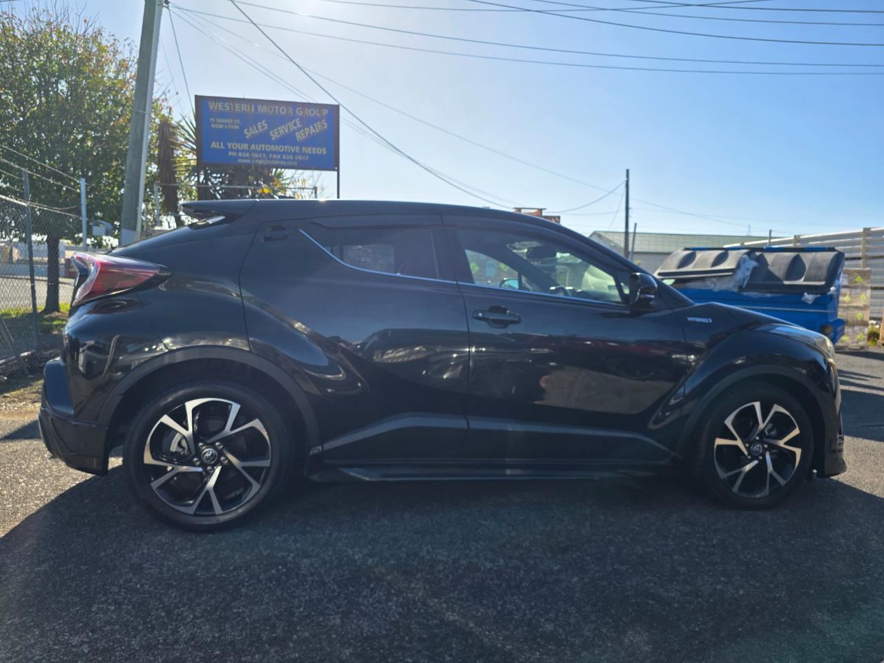 Vehicle image 5