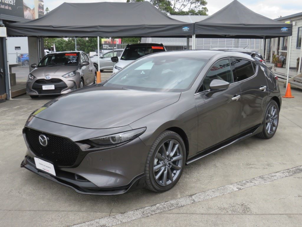 Vehicle image 3