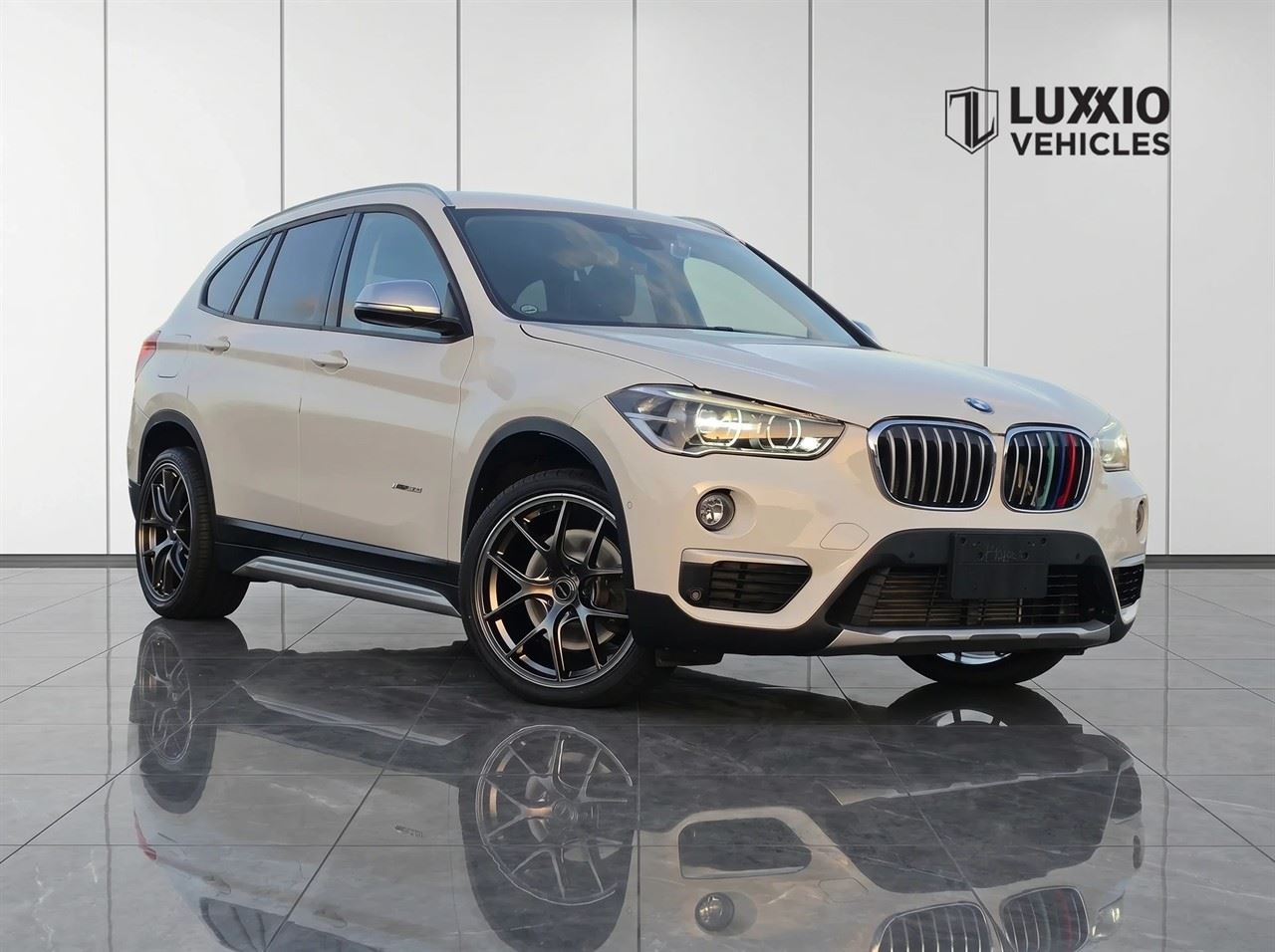 Vehicle image 4