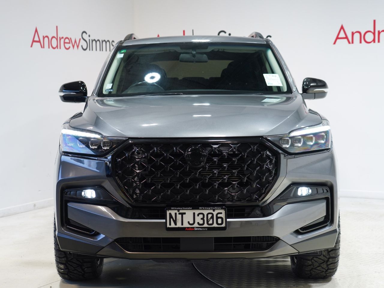 Vehicle image 4