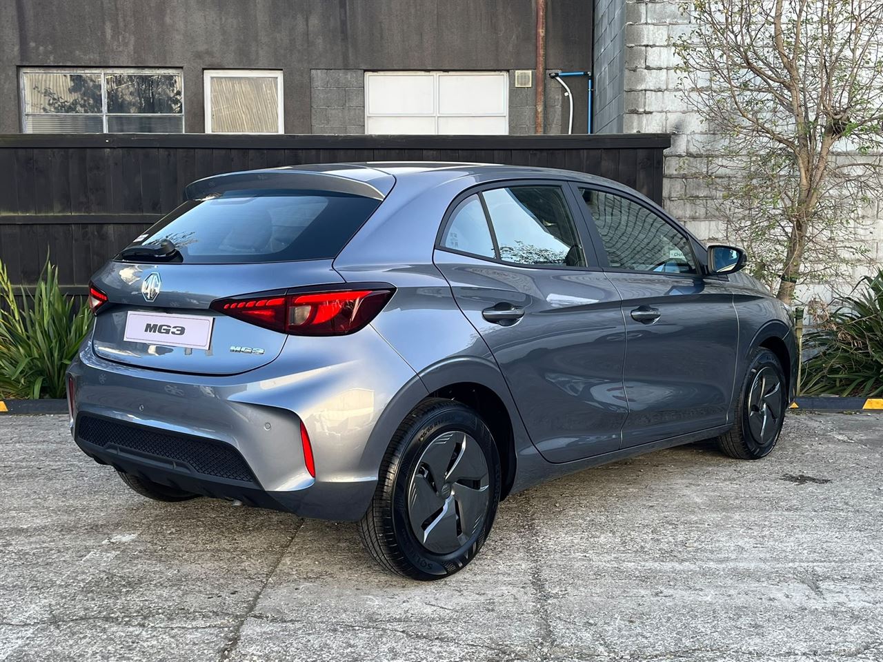 Vehicle image 3