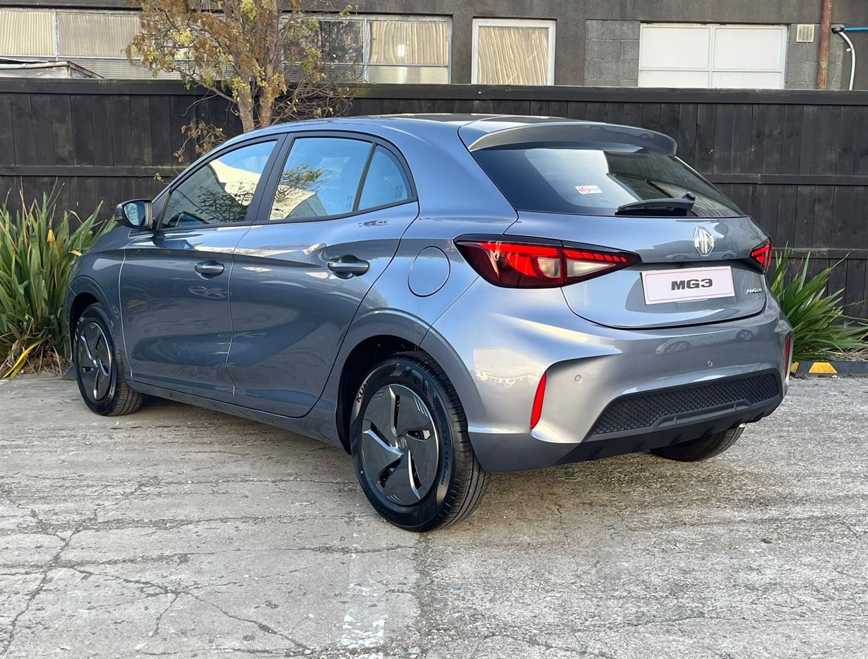 Vehicle image 5