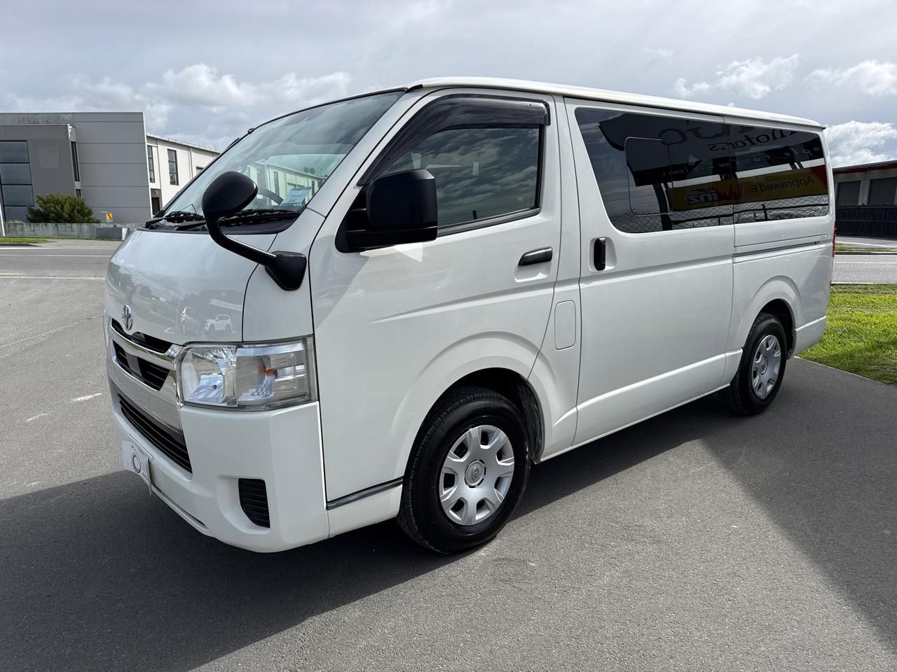Vehicle image 4