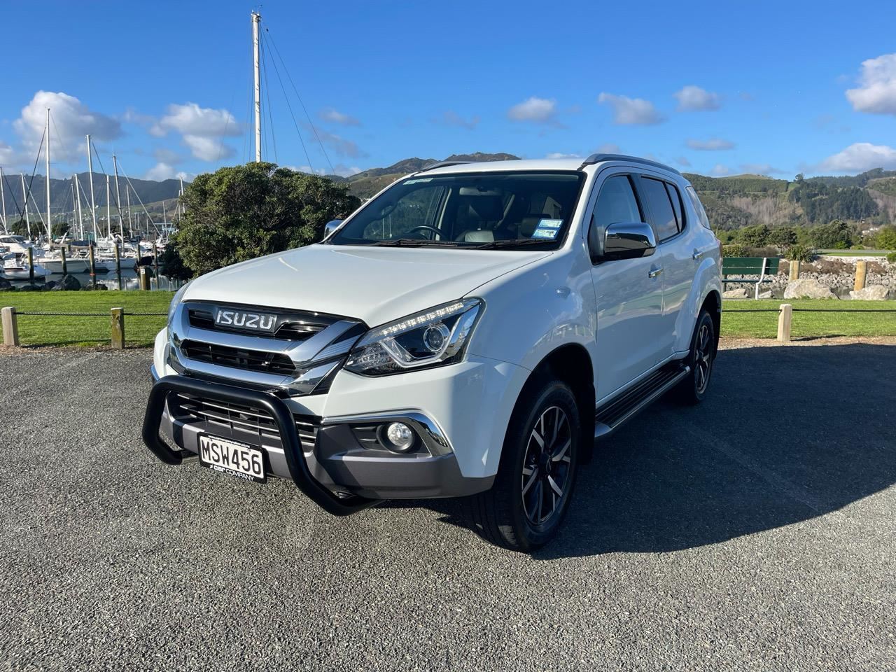 Vehicle image 5