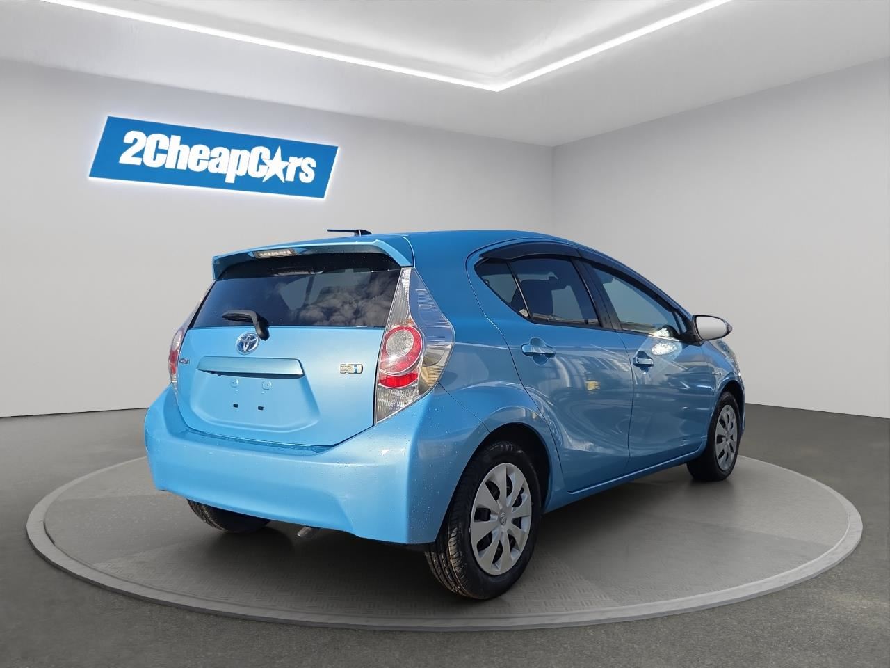 Vehicle image 5