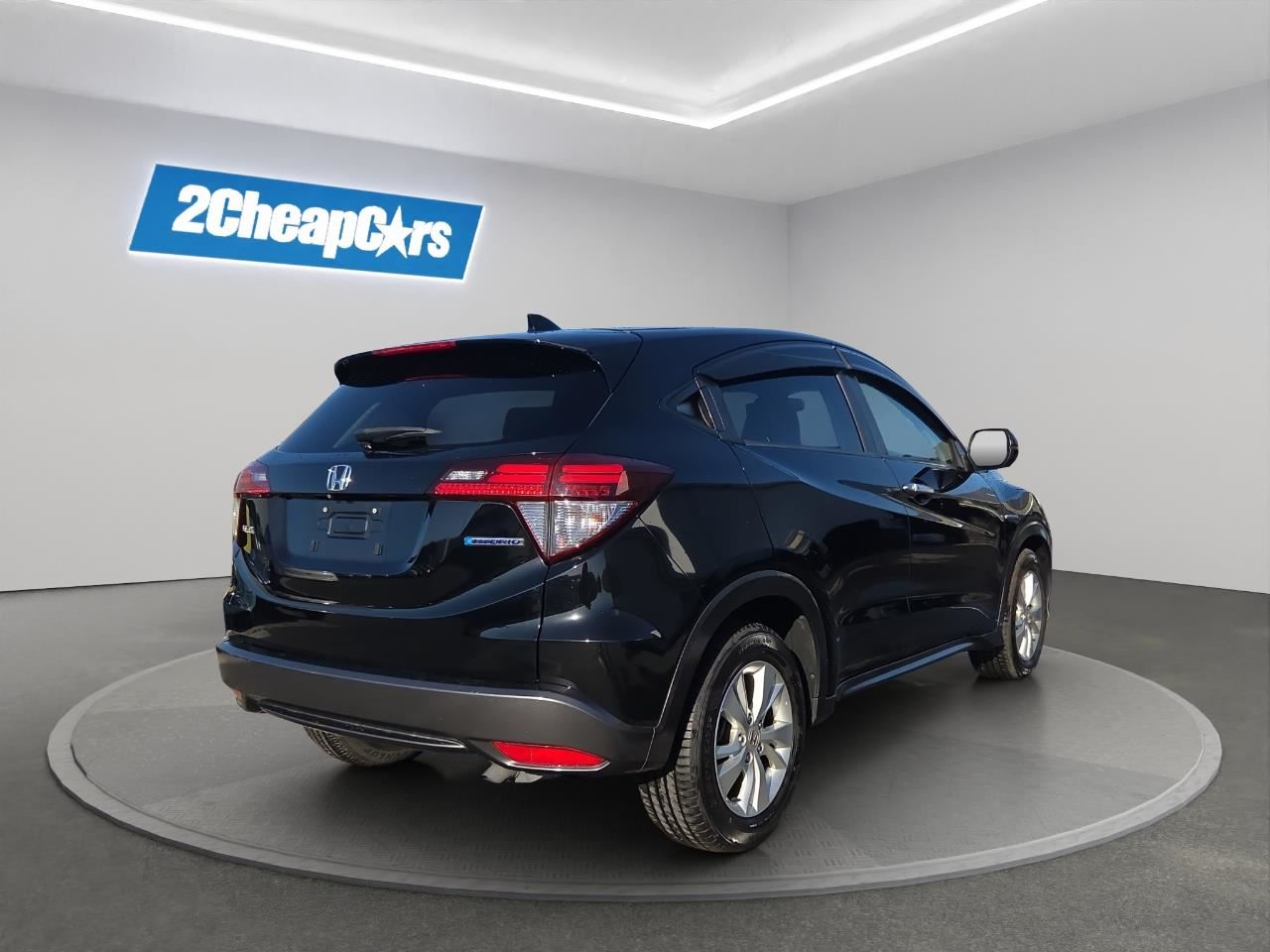 Vehicle image 5
