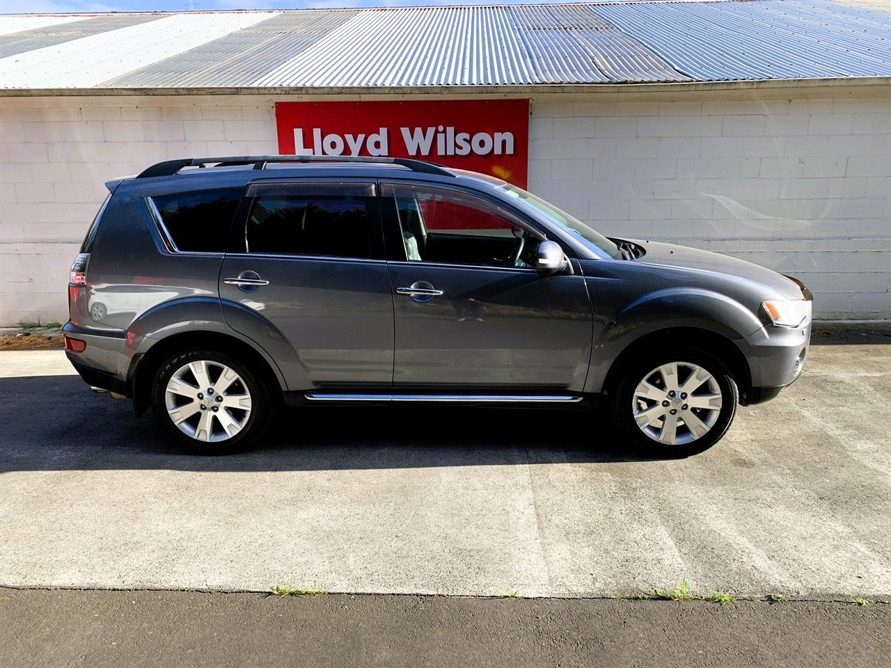 Vehicle image 3
