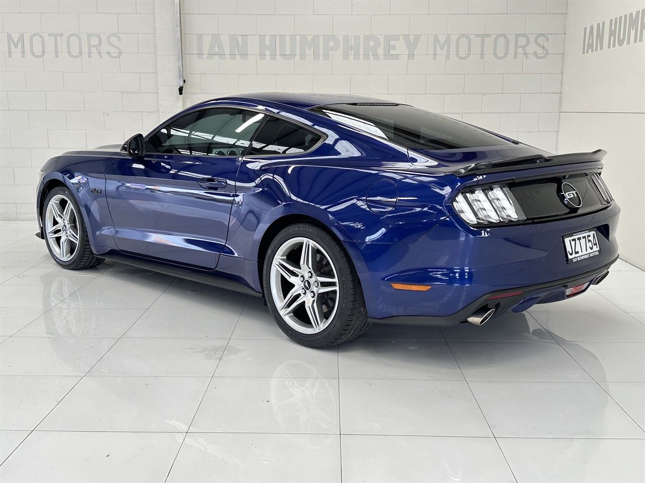 Vehicle image 4