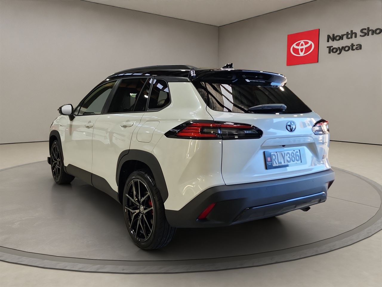 Vehicle image 5