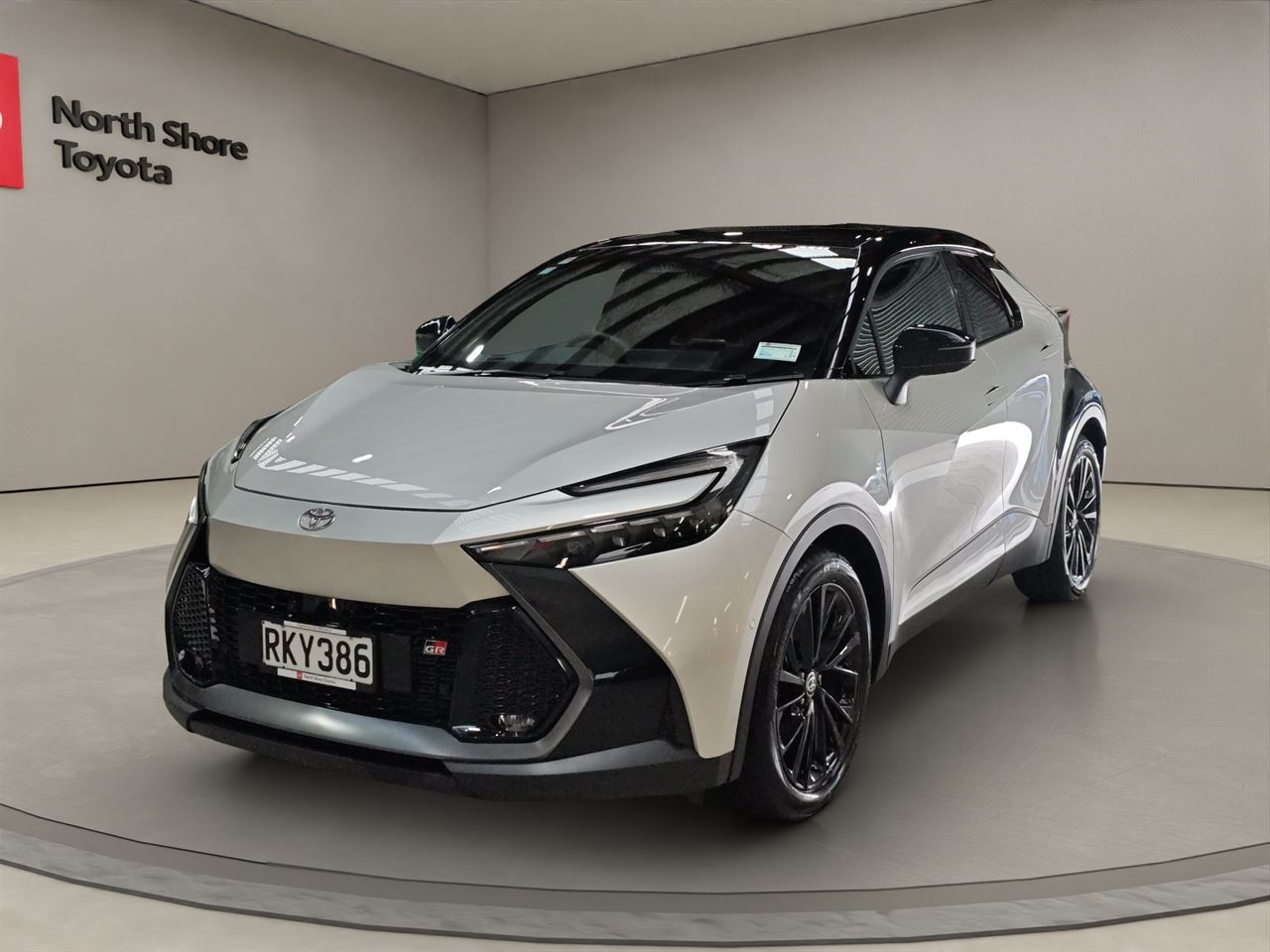 Vehicle image 3