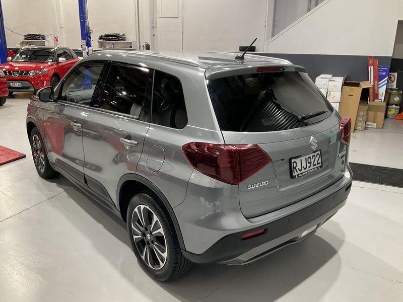 Vehicle image 5