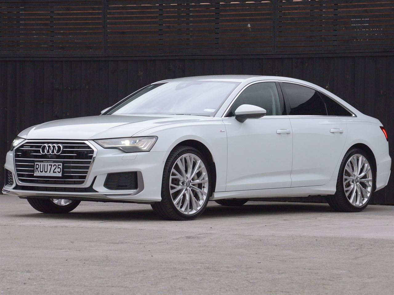 Vehicle image 5