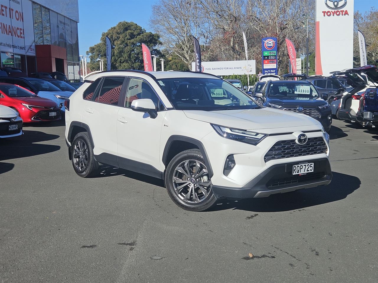 Vehicle image 5