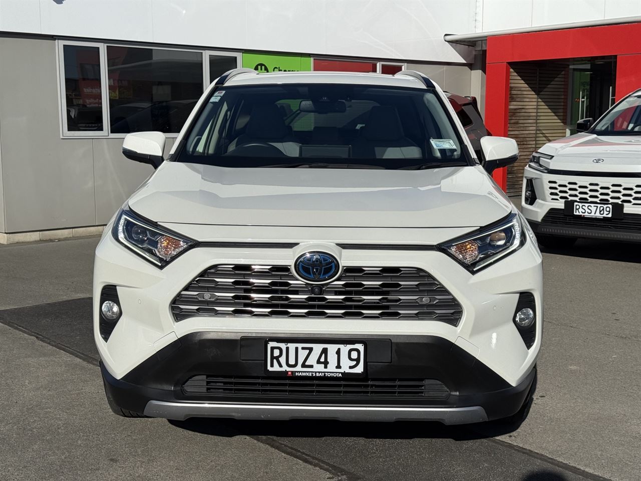 Vehicle image 4