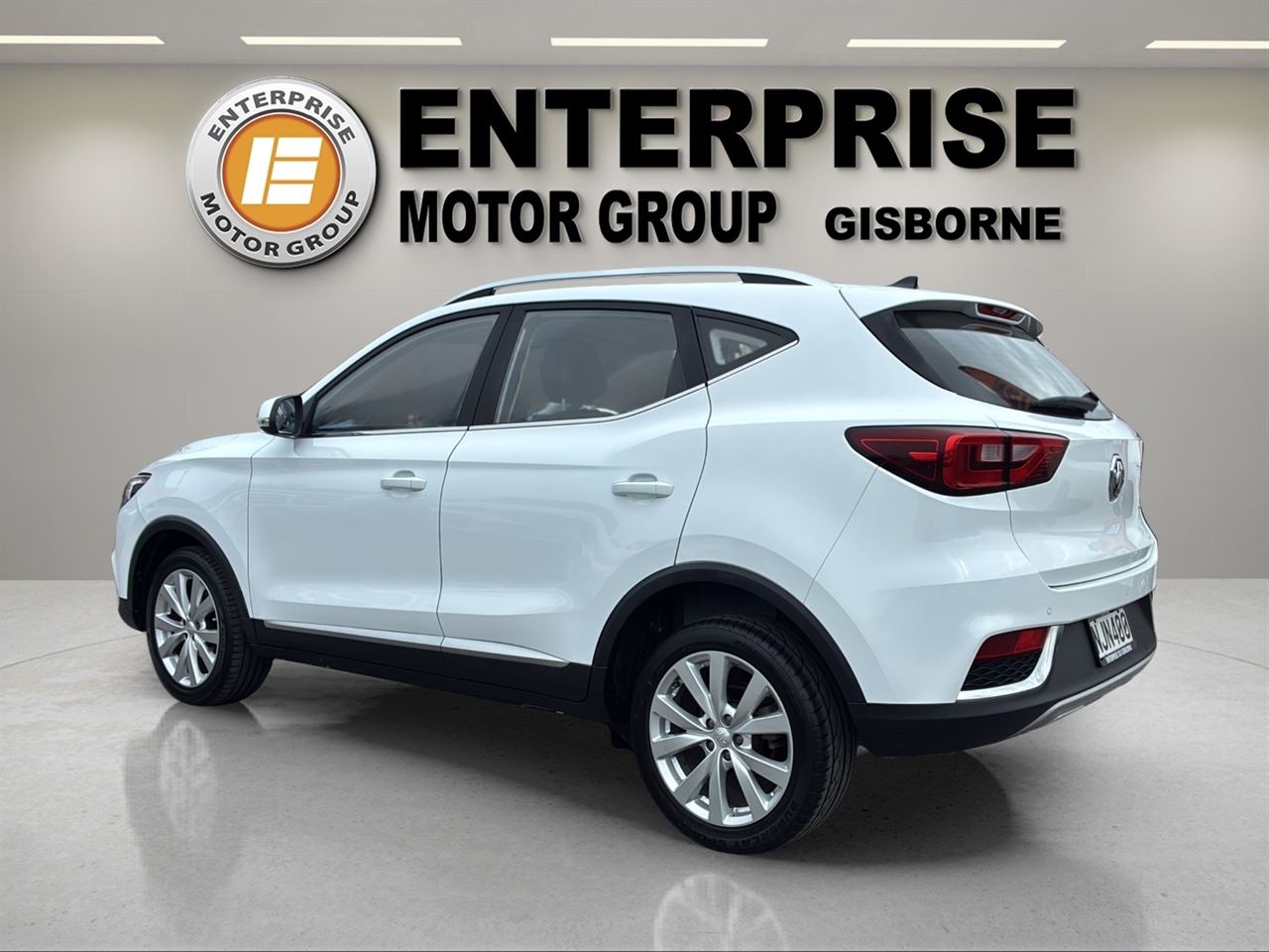 Vehicle image 5