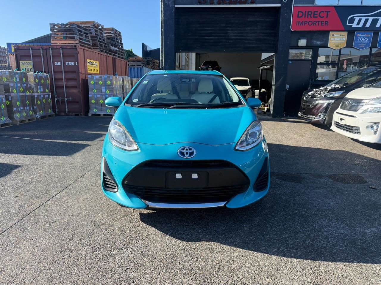 Vehicle image 3