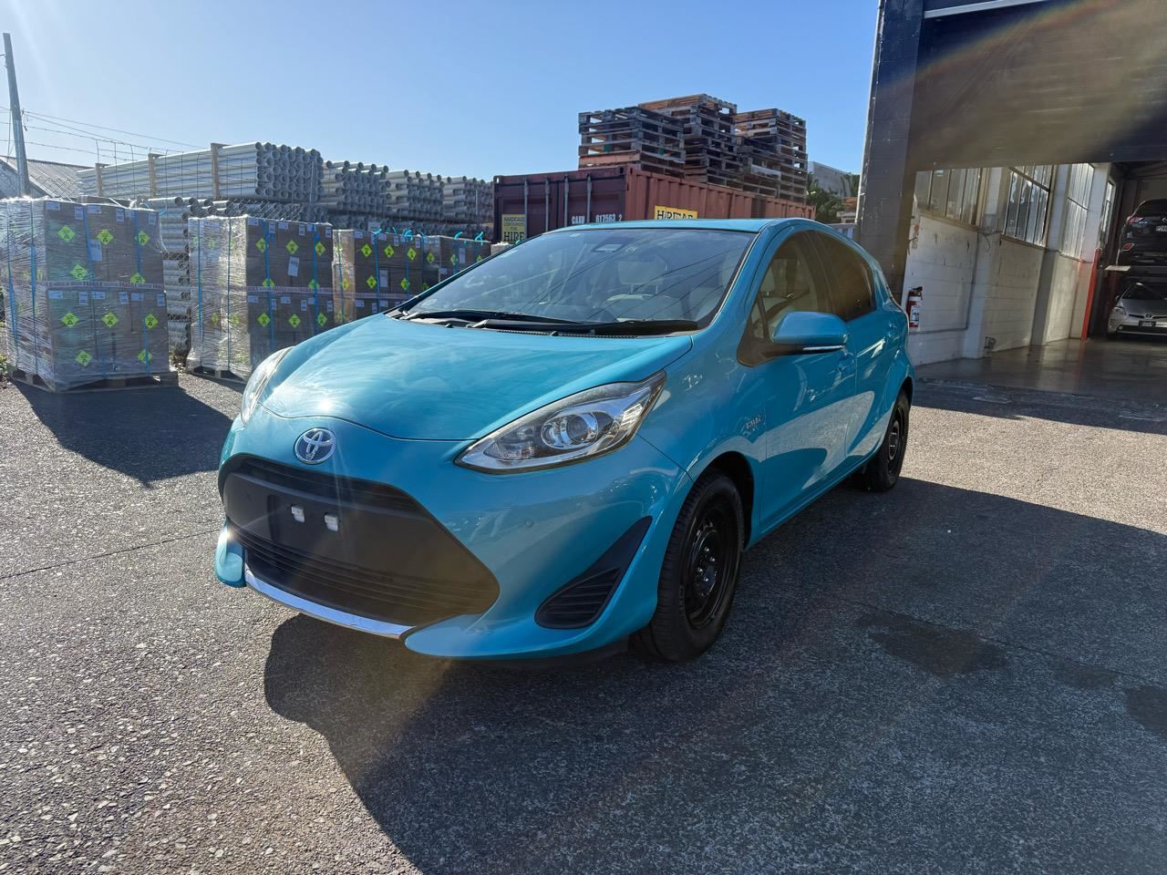 Vehicle image 5