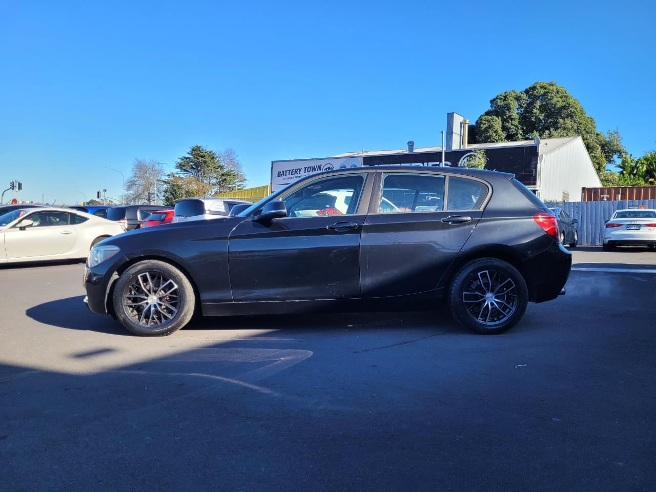 Vehicle image 5