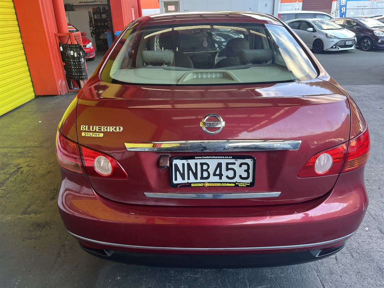 Vehicle image 5