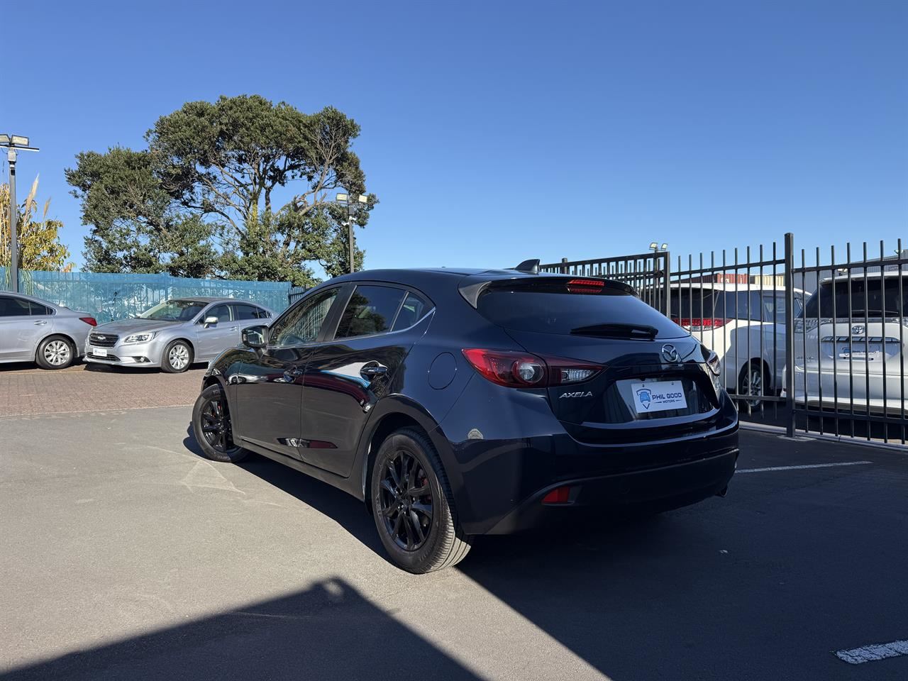 Vehicle image 4